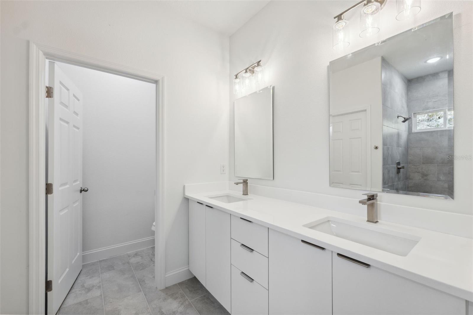 Image 21 of 37 For 16904 30th Avenue Road