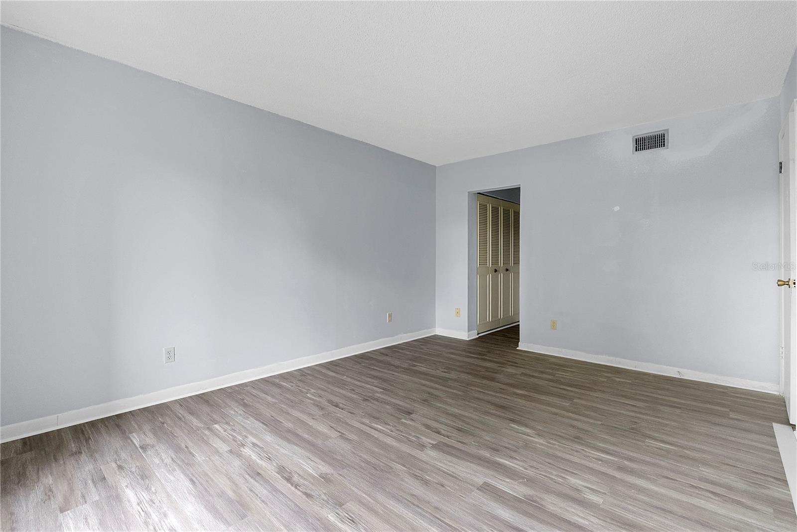 Image 11 of 19 For 8203 Sun Spring Circle 62