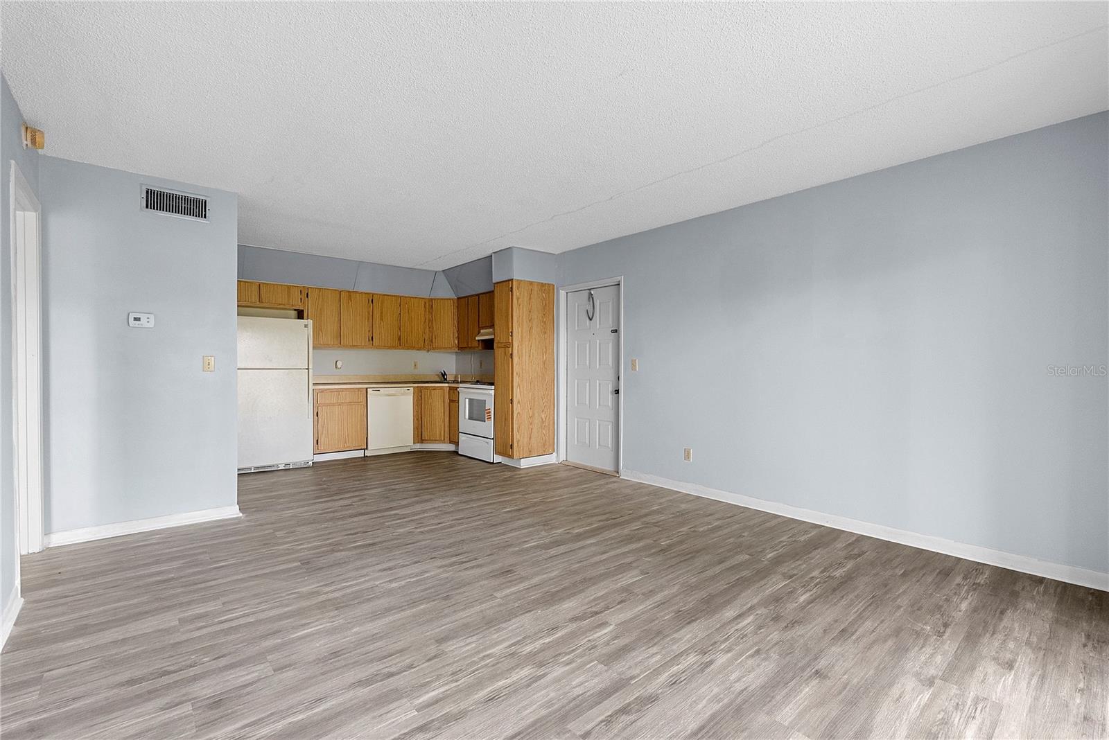 Image 4 of 19 For 8203 Sun Spring Circle 62