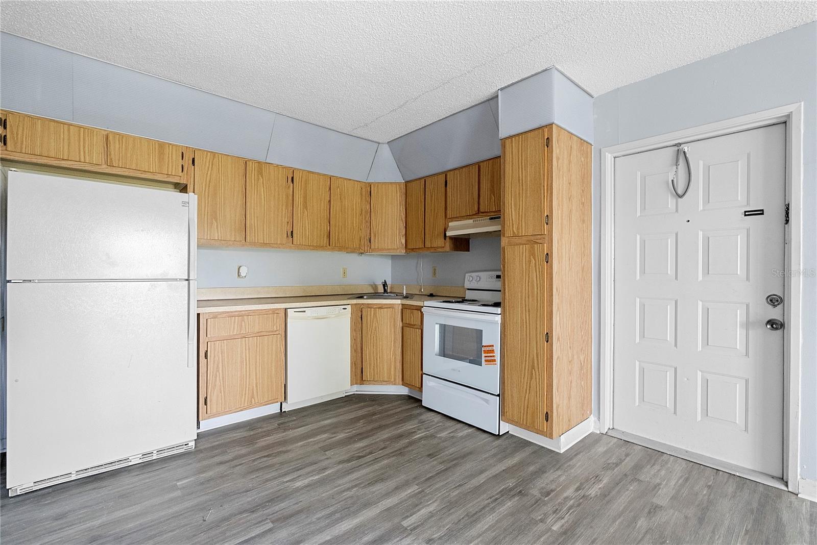 Image 7 of 19 For 8203 Sun Spring Circle 62