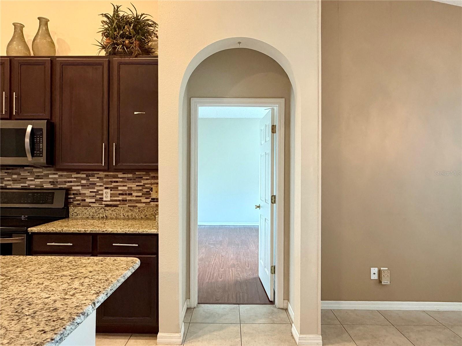 Image 22 of 53 For 10237 Facet Court