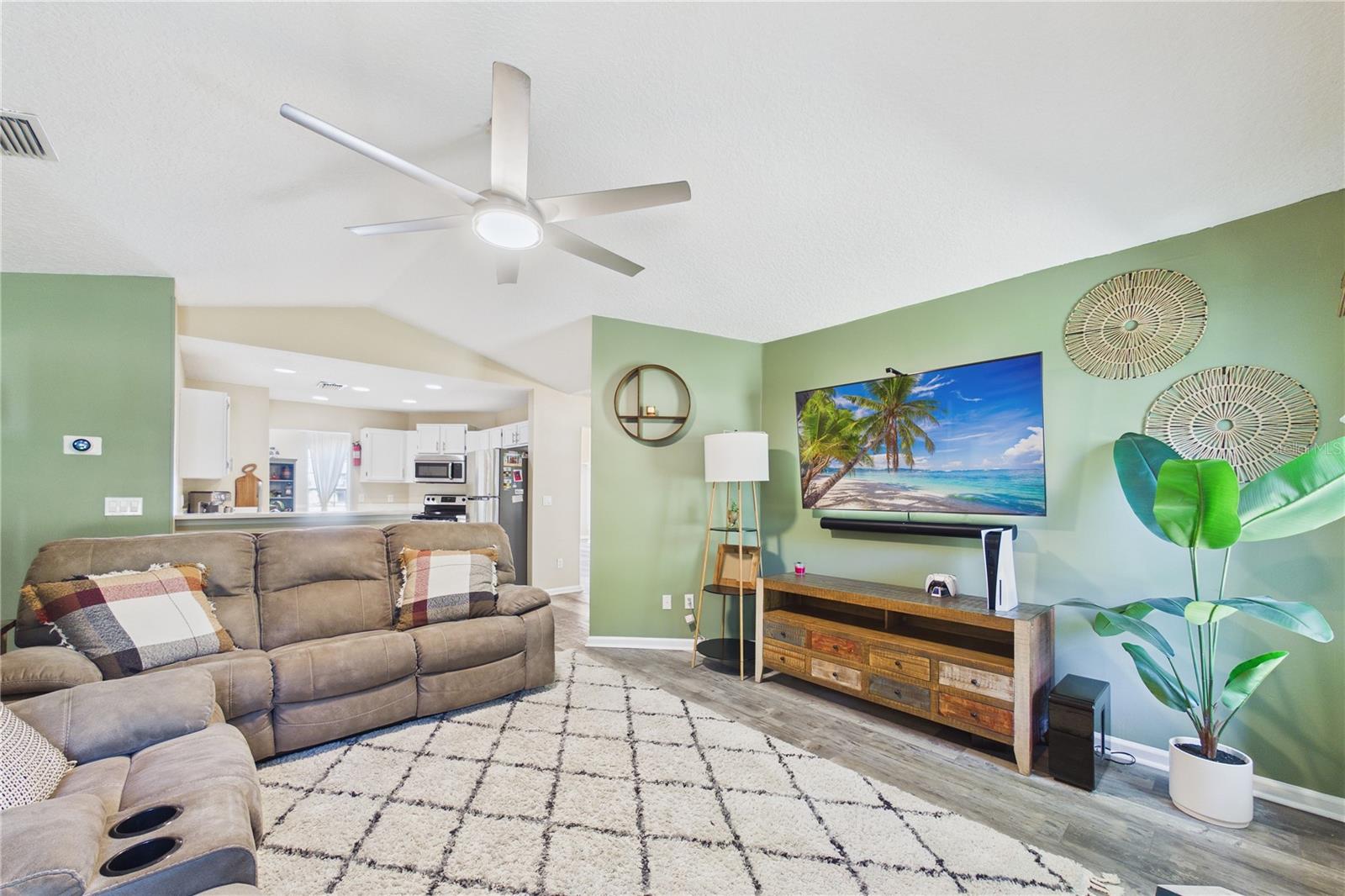 Image 17 of 65 For 2487 Winged Elm Drive E