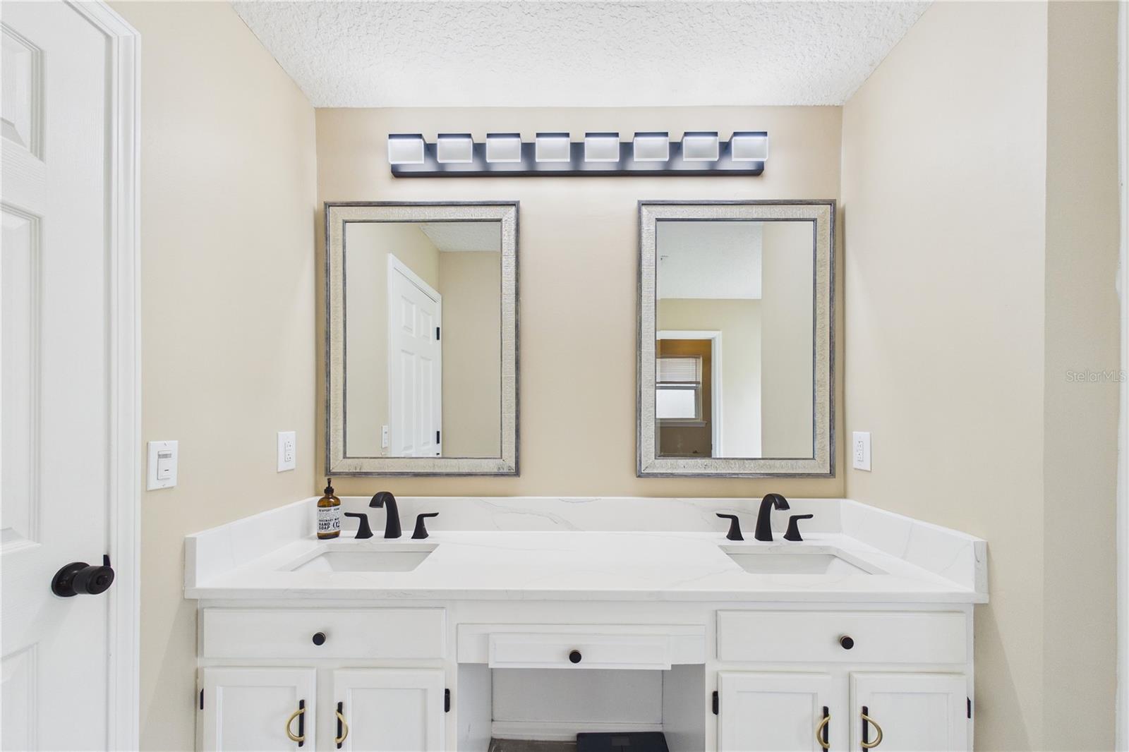 Image 27 of 65 For 2487 Winged Elm Drive E