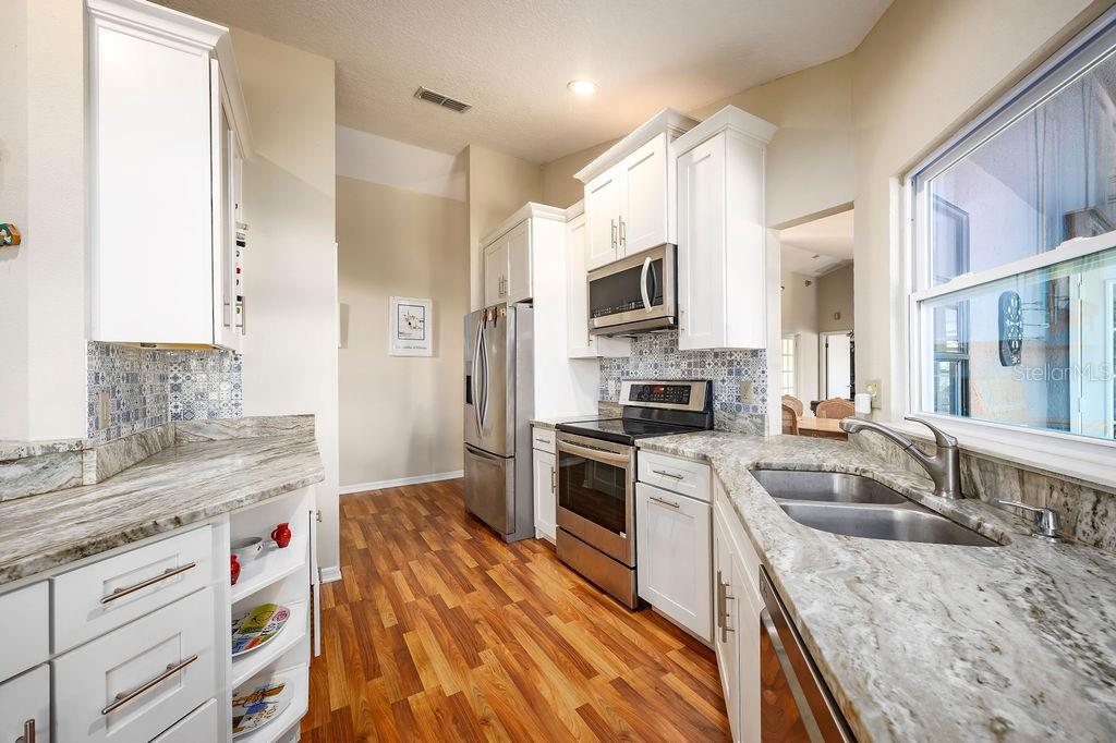 Image 13 of 46 For 8701 Rose Pointe Court