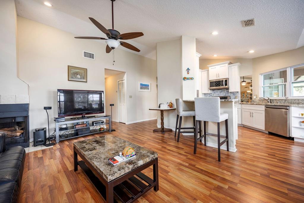 Image 8 of 46 For 8701 Rose Pointe Court