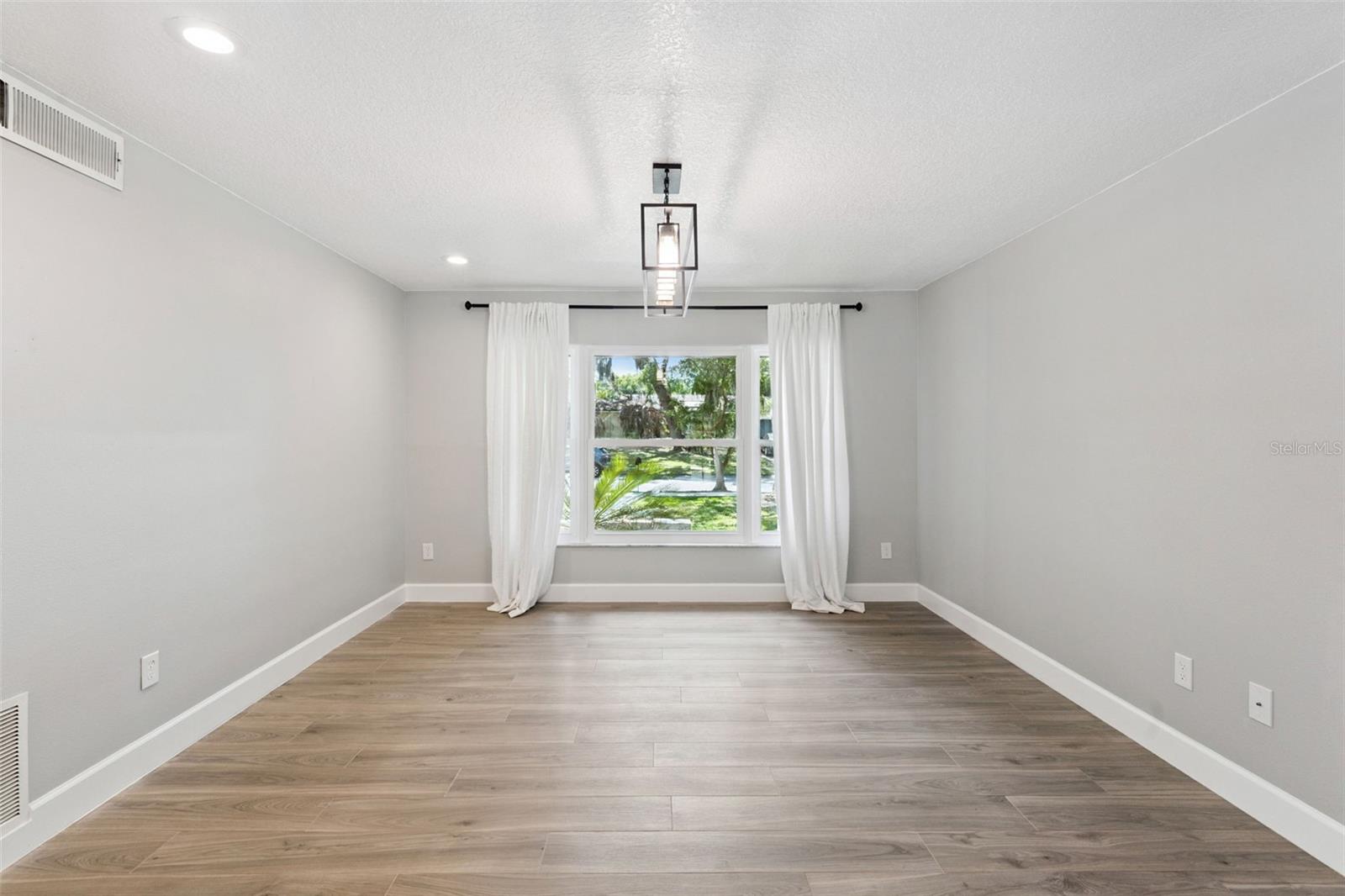 Image 16 of 51 For 621 Little Wekiva Road