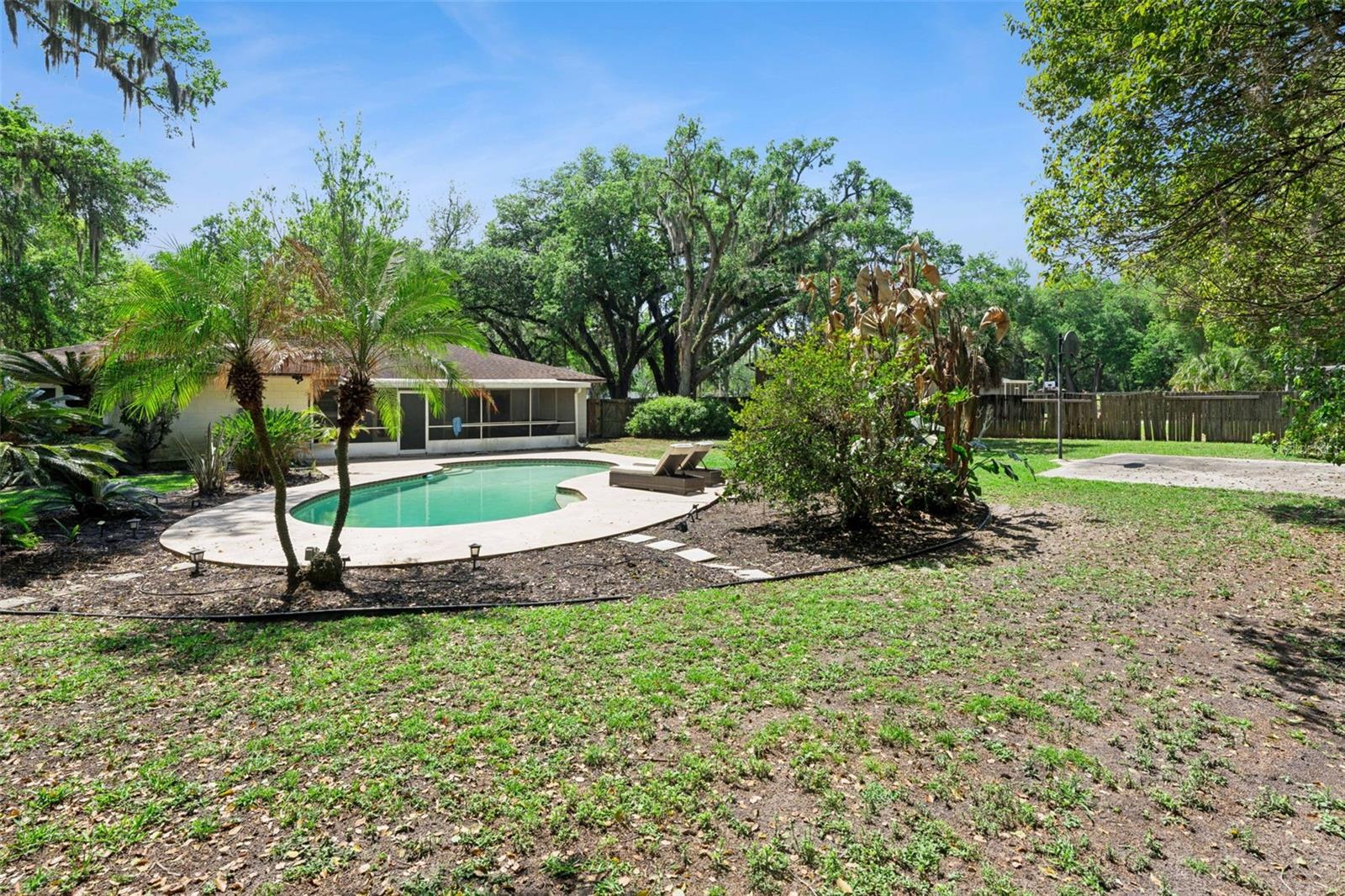 Image 32 of 51 For 621 Little Wekiva Road