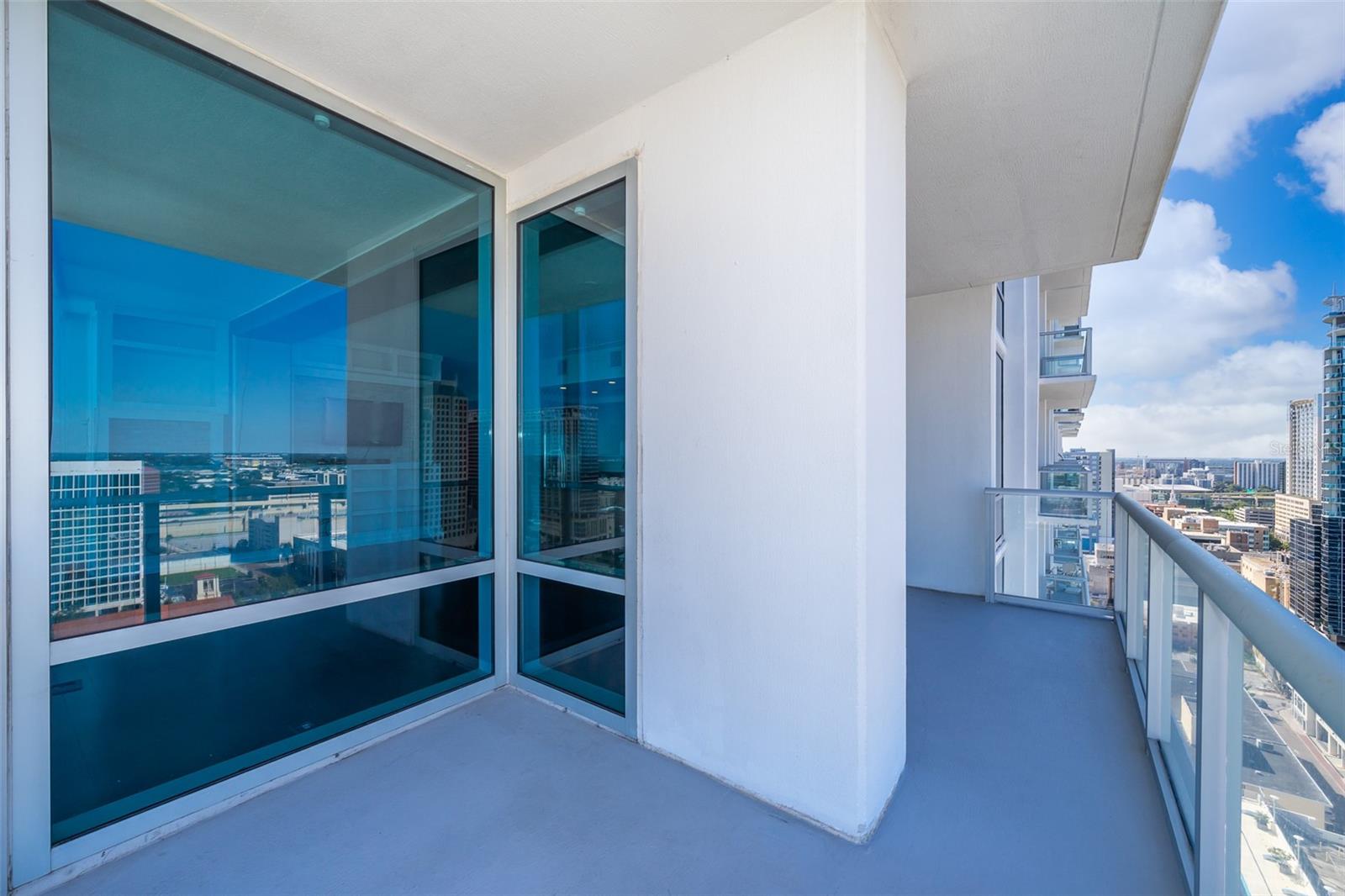 Image 18 of 27 For 150 Robinson Street 2112