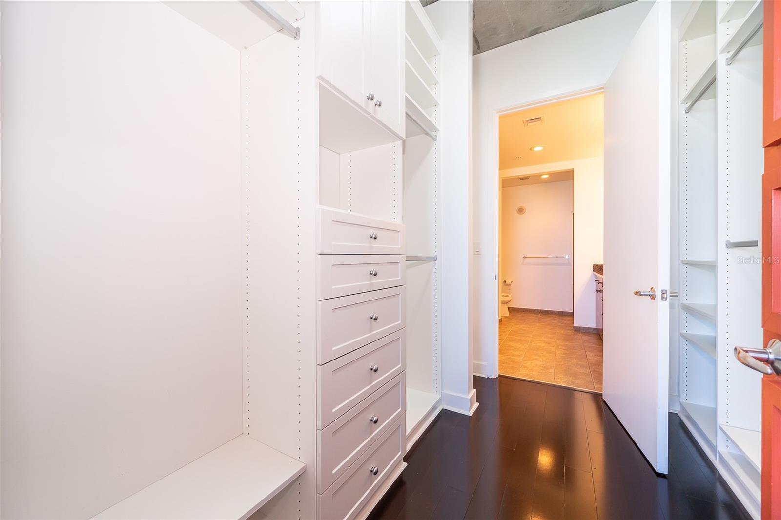 Image 9 of 27 For 150 Robinson Street 2112