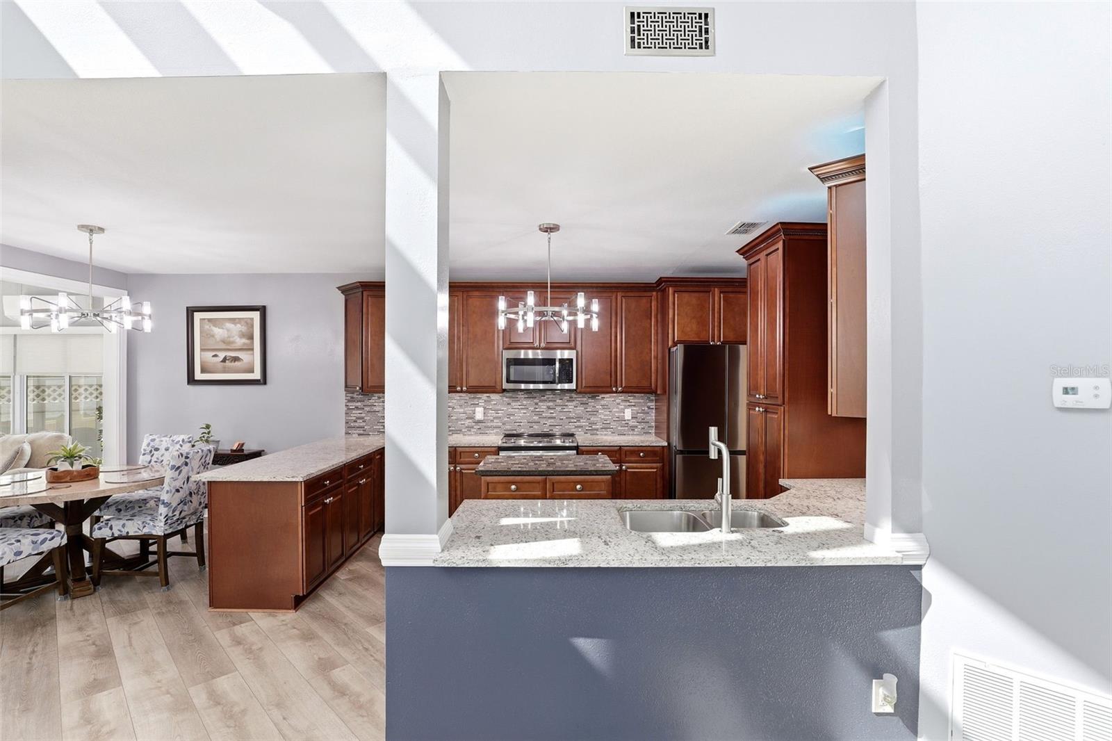 Image 11 of 47 For 381 Prairie Lake Cove