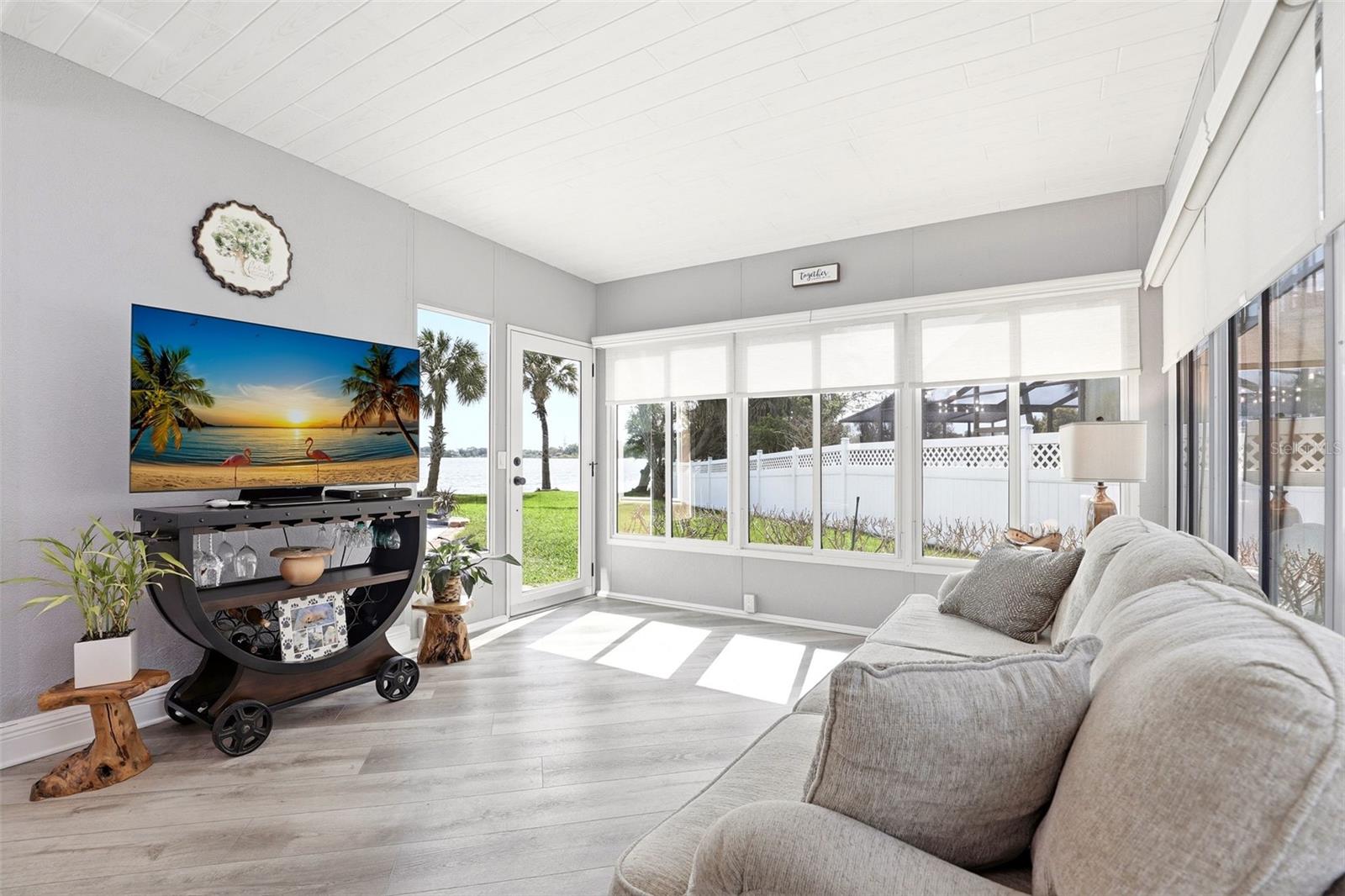 Image 16 of 47 For 381 Prairie Lake Cove