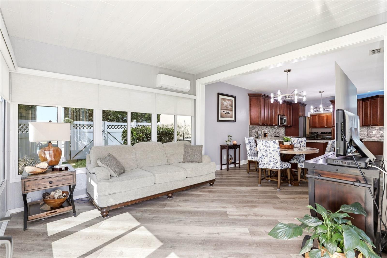 Image 17 of 47 For 381 Prairie Lake Cove