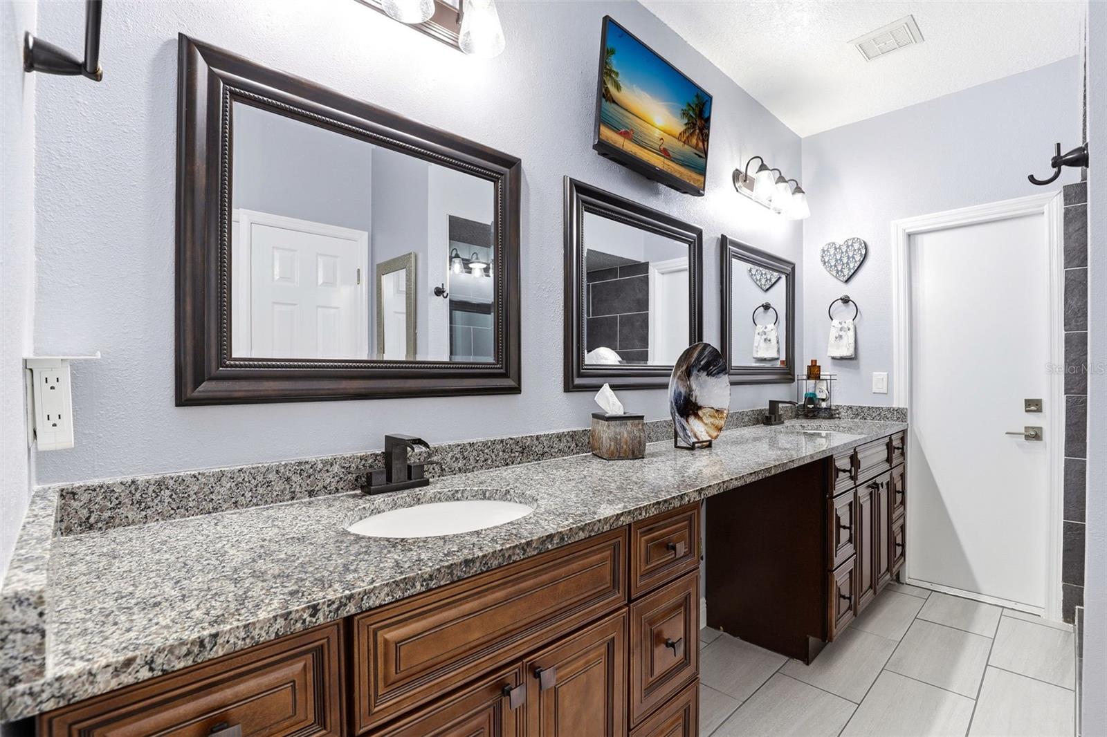 Image 21 of 47 For 381 Prairie Lake Cove