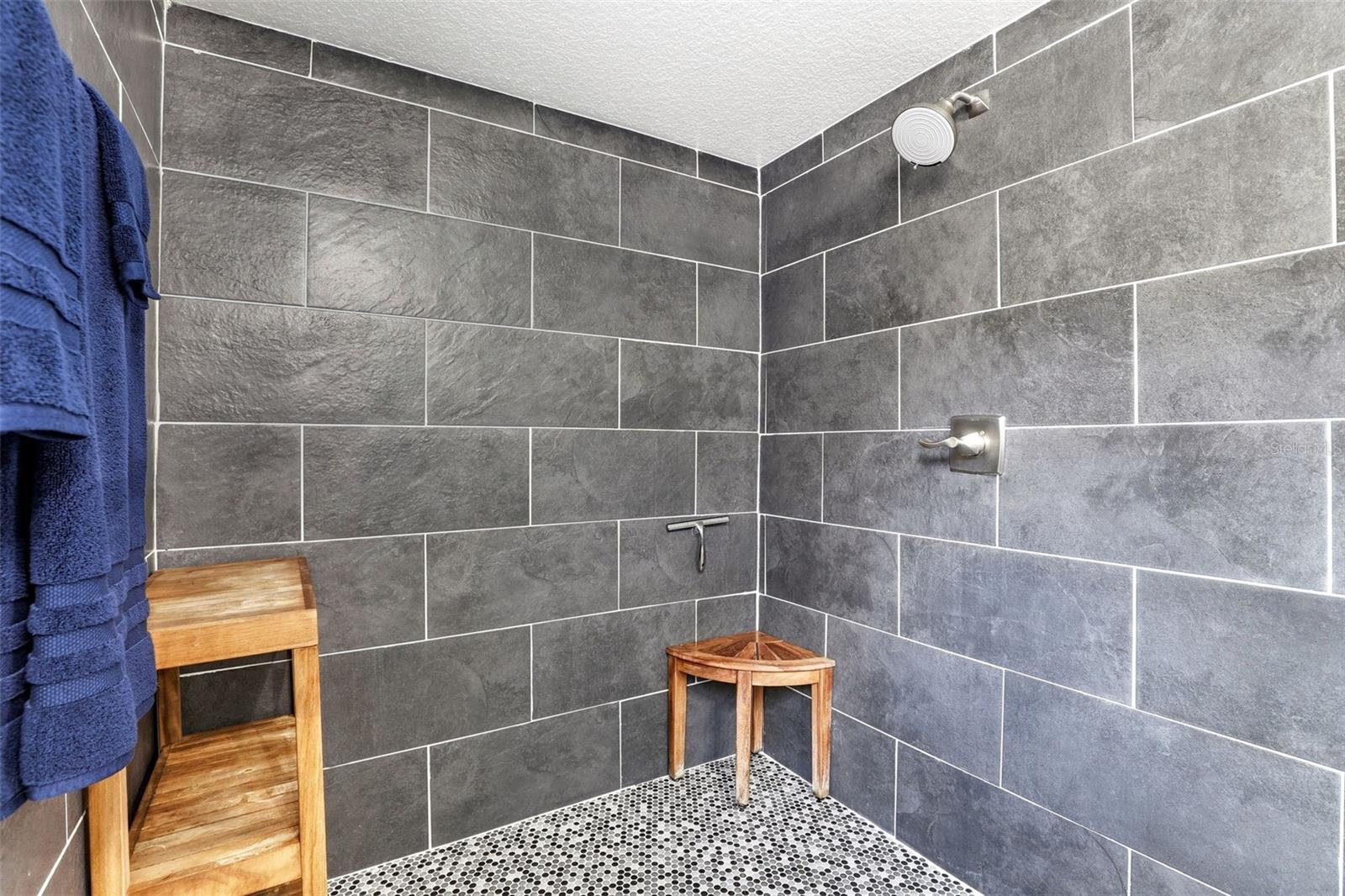 Image 22 of 47 For 381 Prairie Lake Cove