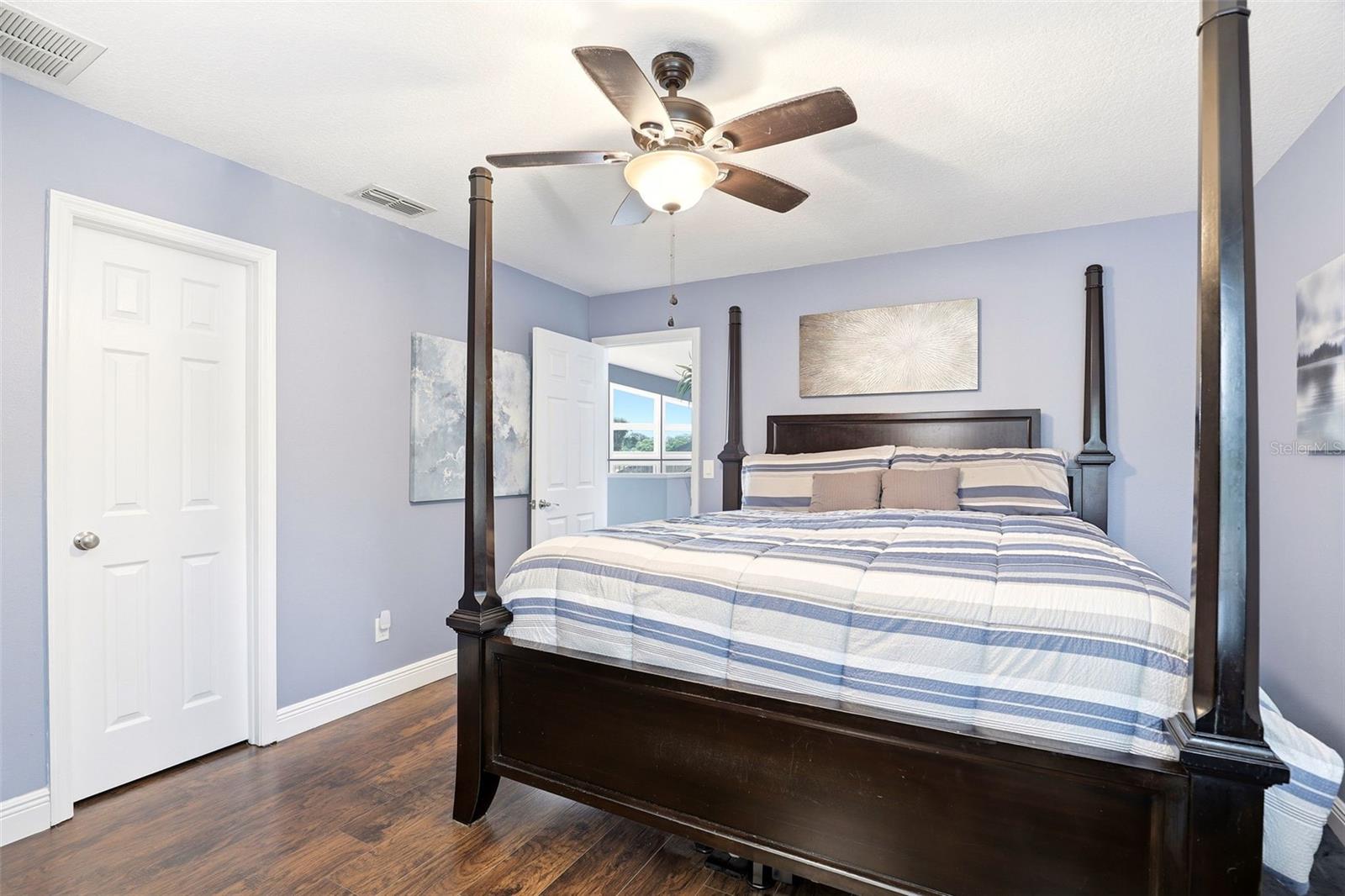 Image 24 of 47 For 381 Prairie Lake Cove