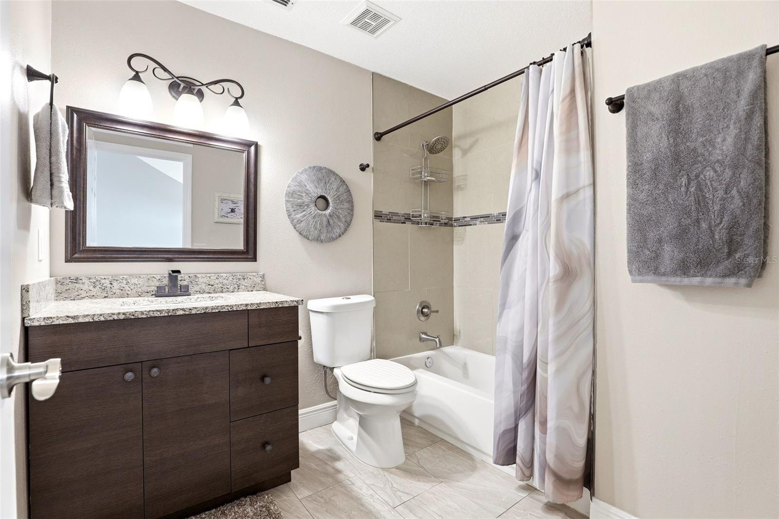 Image 25 of 47 For 381 Prairie Lake Cove