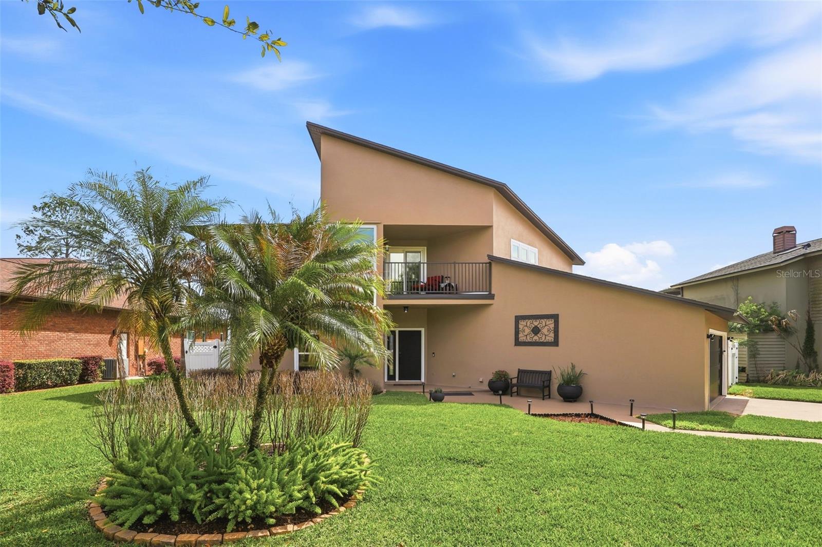 Image 3 of 47 For 381 Prairie Lake Cove