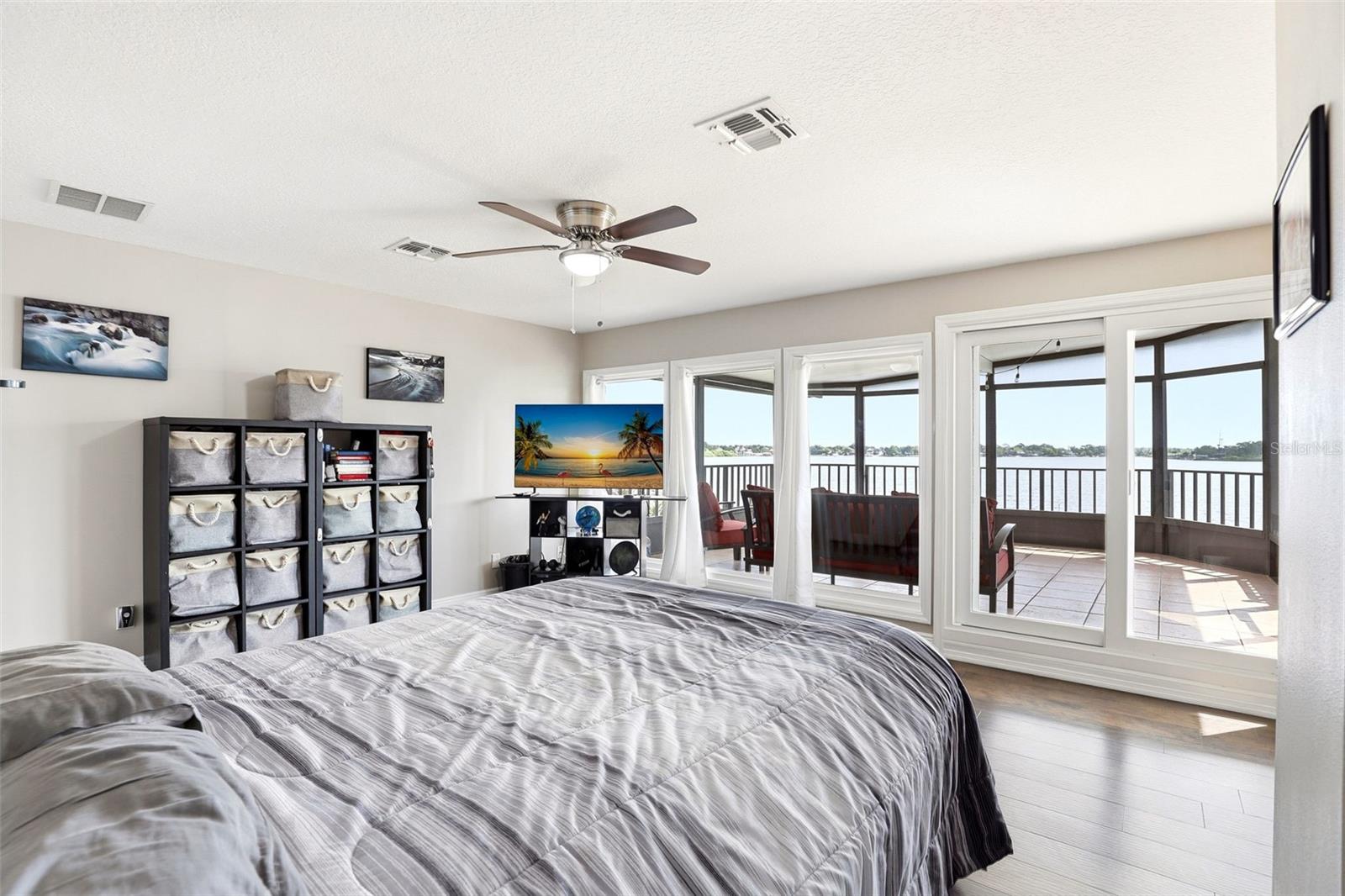 Image 30 of 47 For 381 Prairie Lake Cove