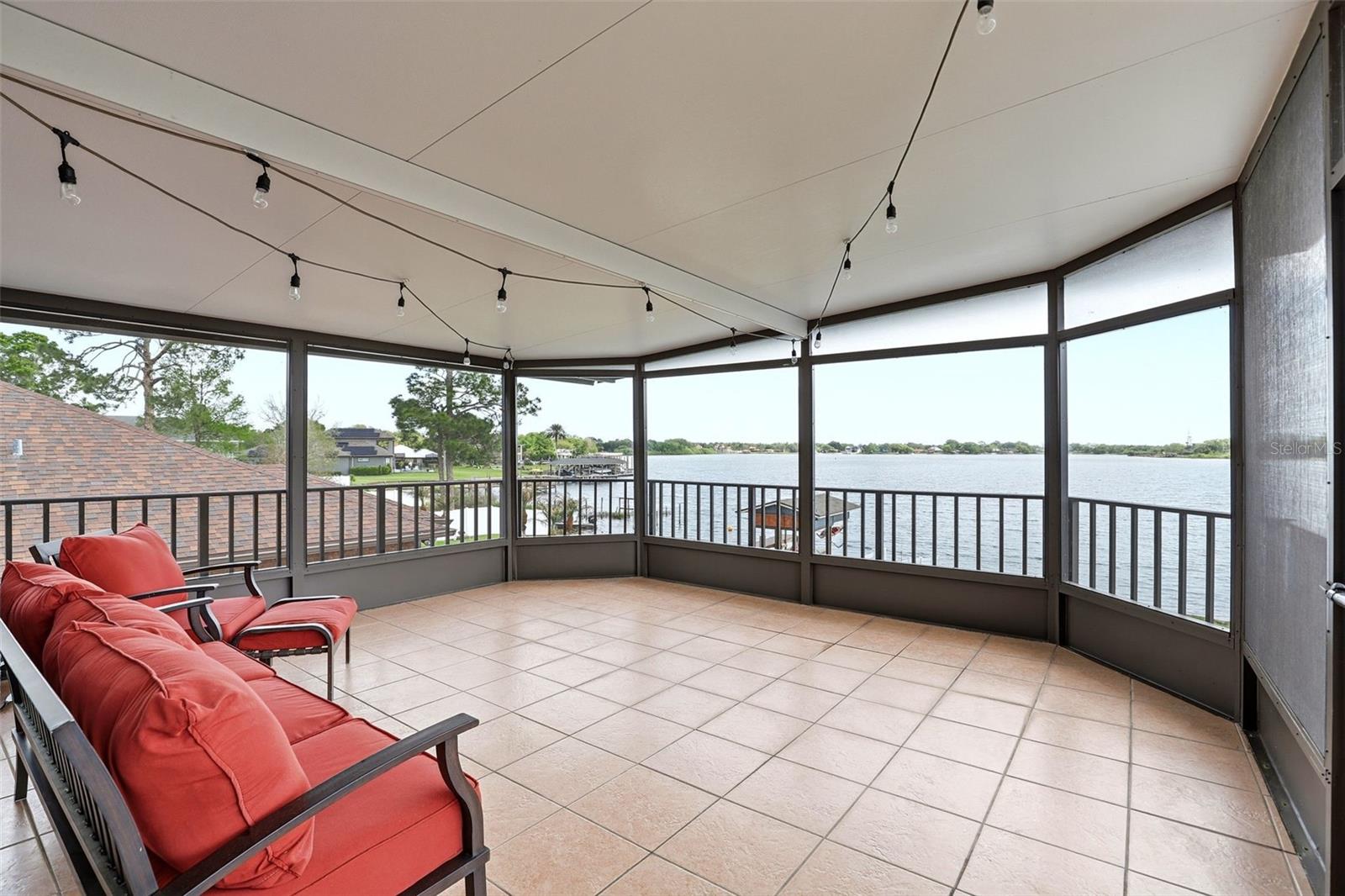 Image 31 of 47 For 381 Prairie Lake Cove