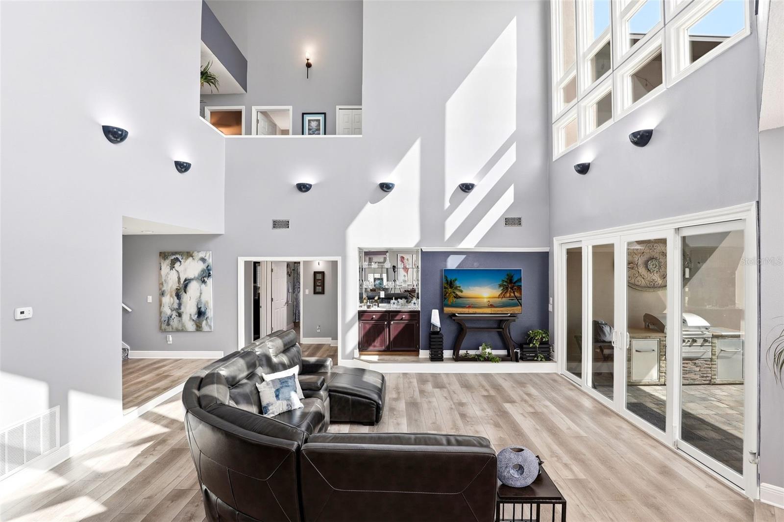 Image 7 of 47 For 381 Prairie Lake Cove