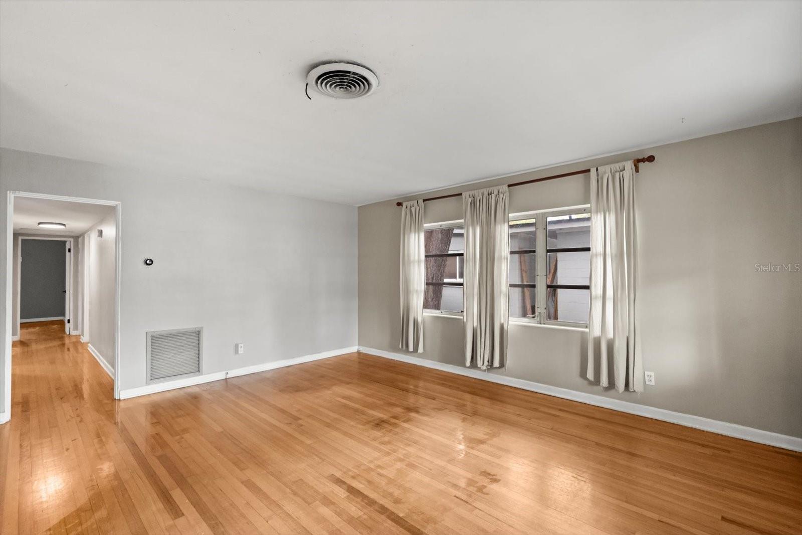 Image 4 of 18 For 361 Hickory Drive