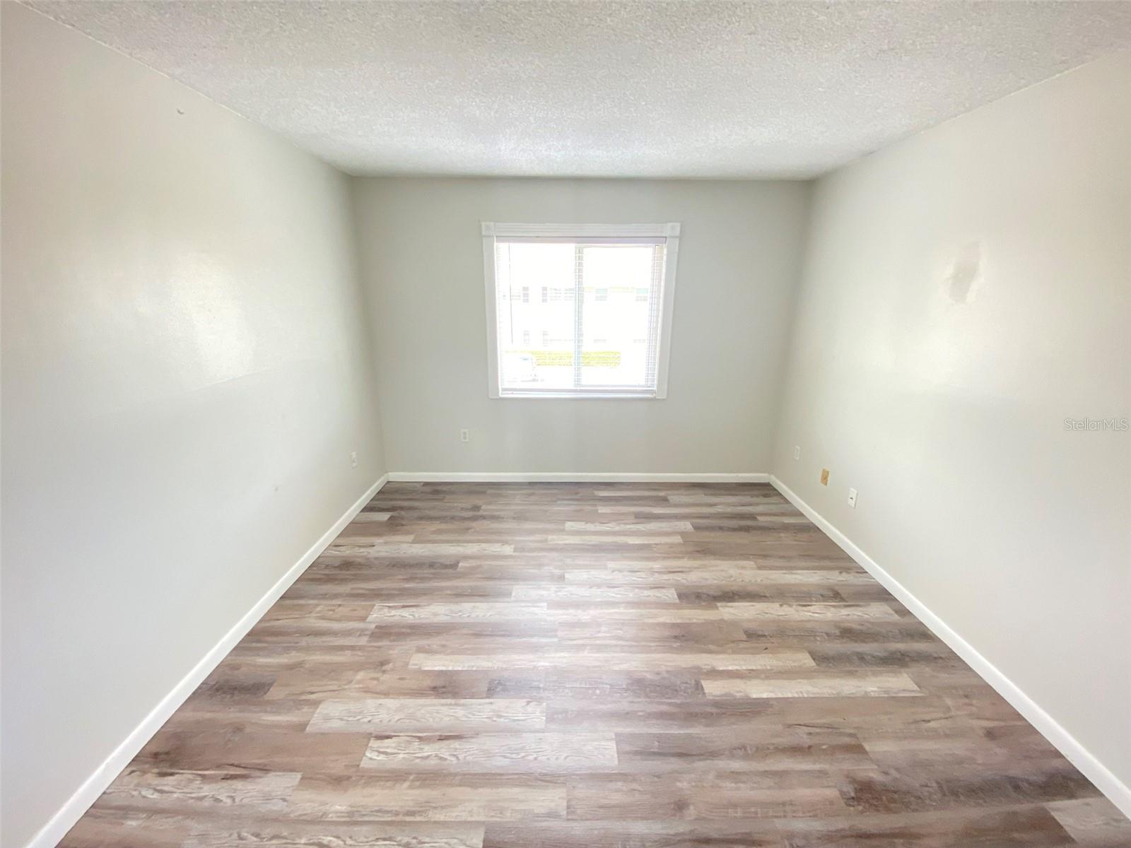 Image 17 of 21 For 525 Conway Road 154