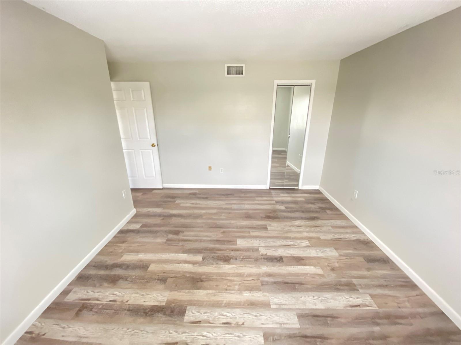 Image 18 of 21 For 525 Conway Road 154