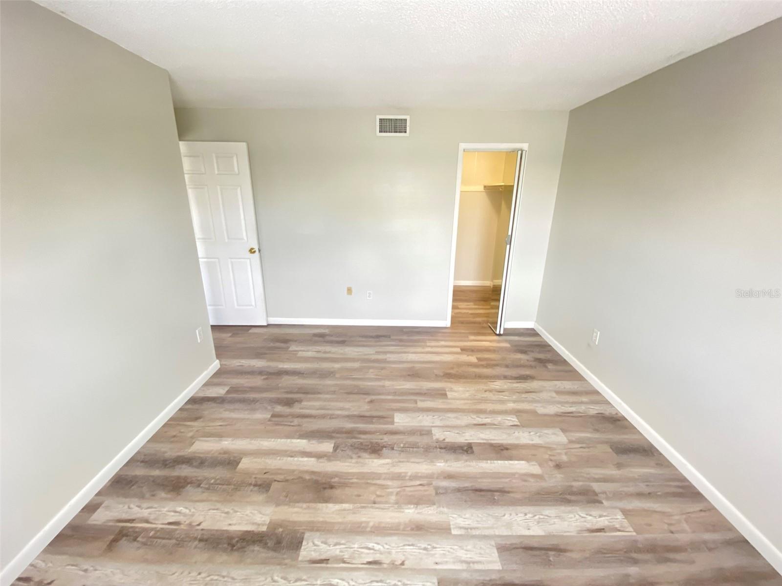 Image 19 of 21 For 525 Conway Road 154