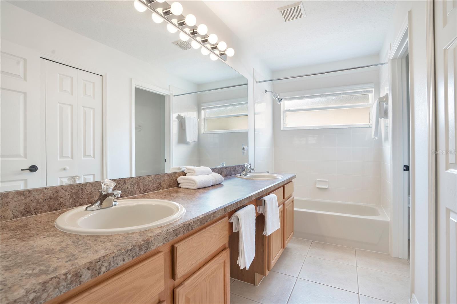 Image 22 of 41 For 9149 Pecky Cypress Way