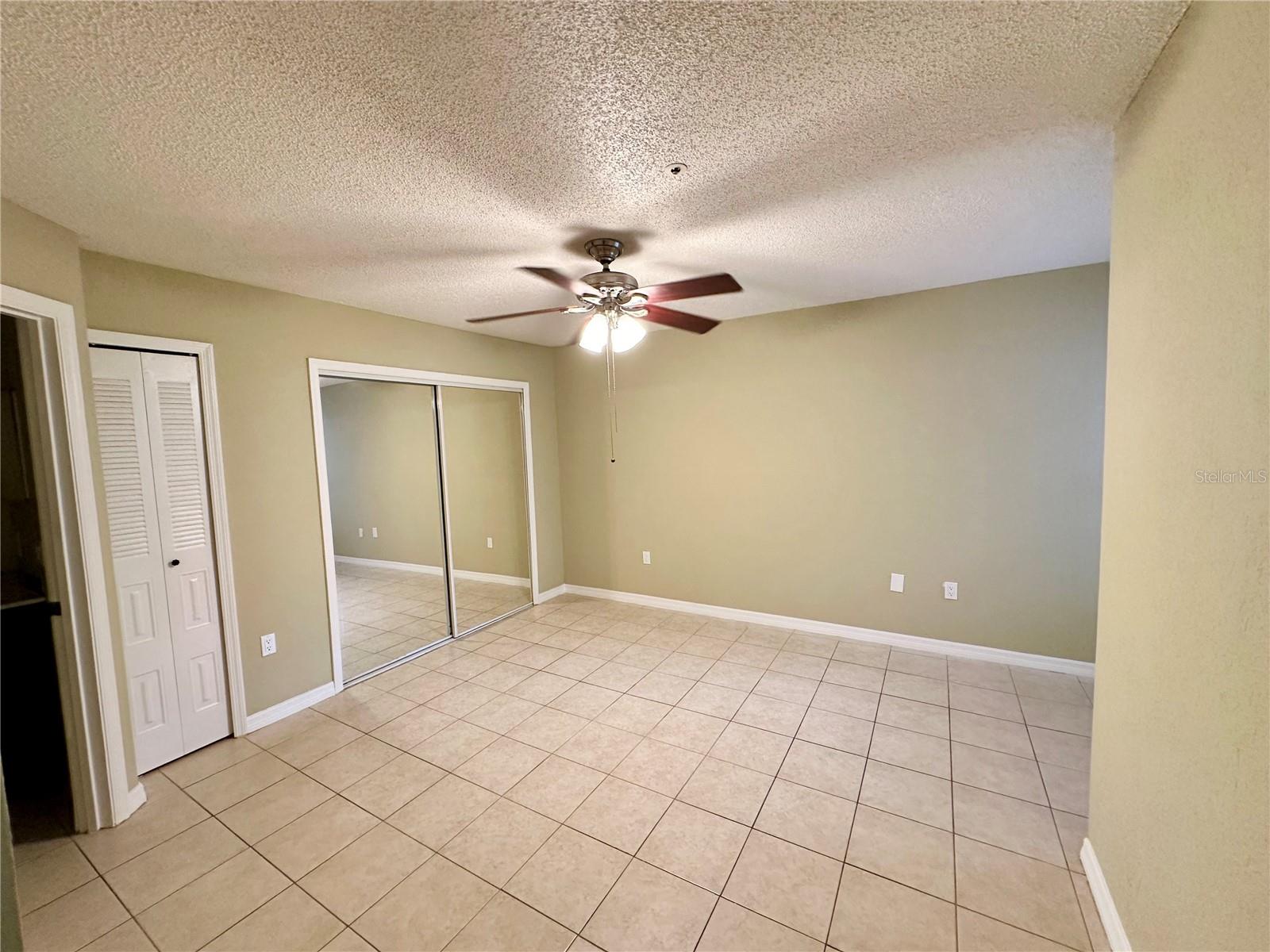 Image 8 of 15 For 696 Youngstown Parkway 319