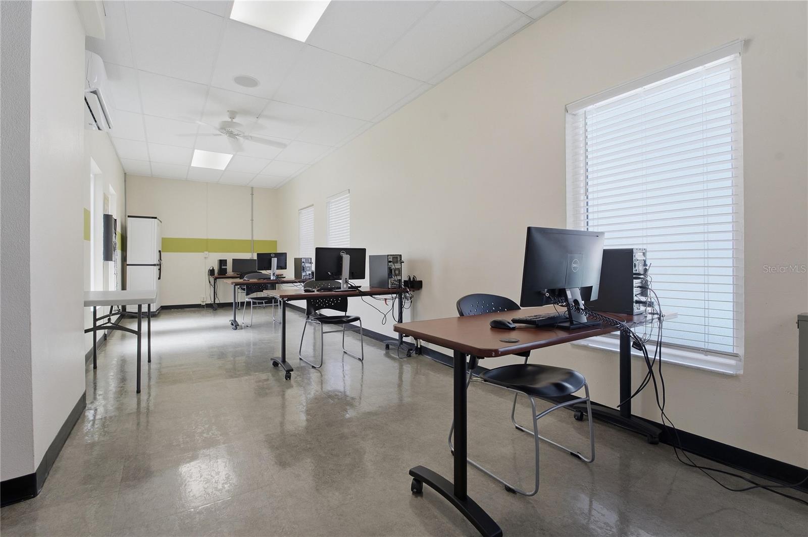 Image 26 of 29 For 2257 World Parkway Boulevard W 61