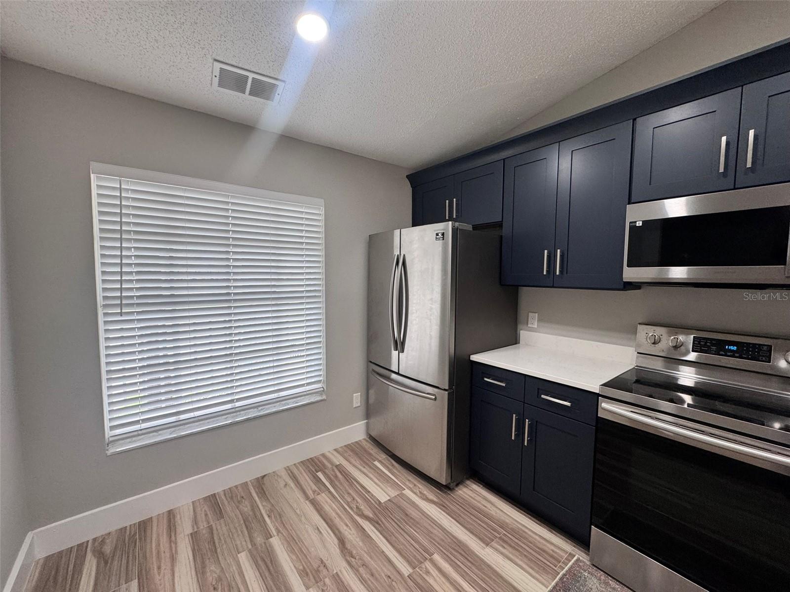 Image 10 of 24 For 13903 Timberland Drive 204