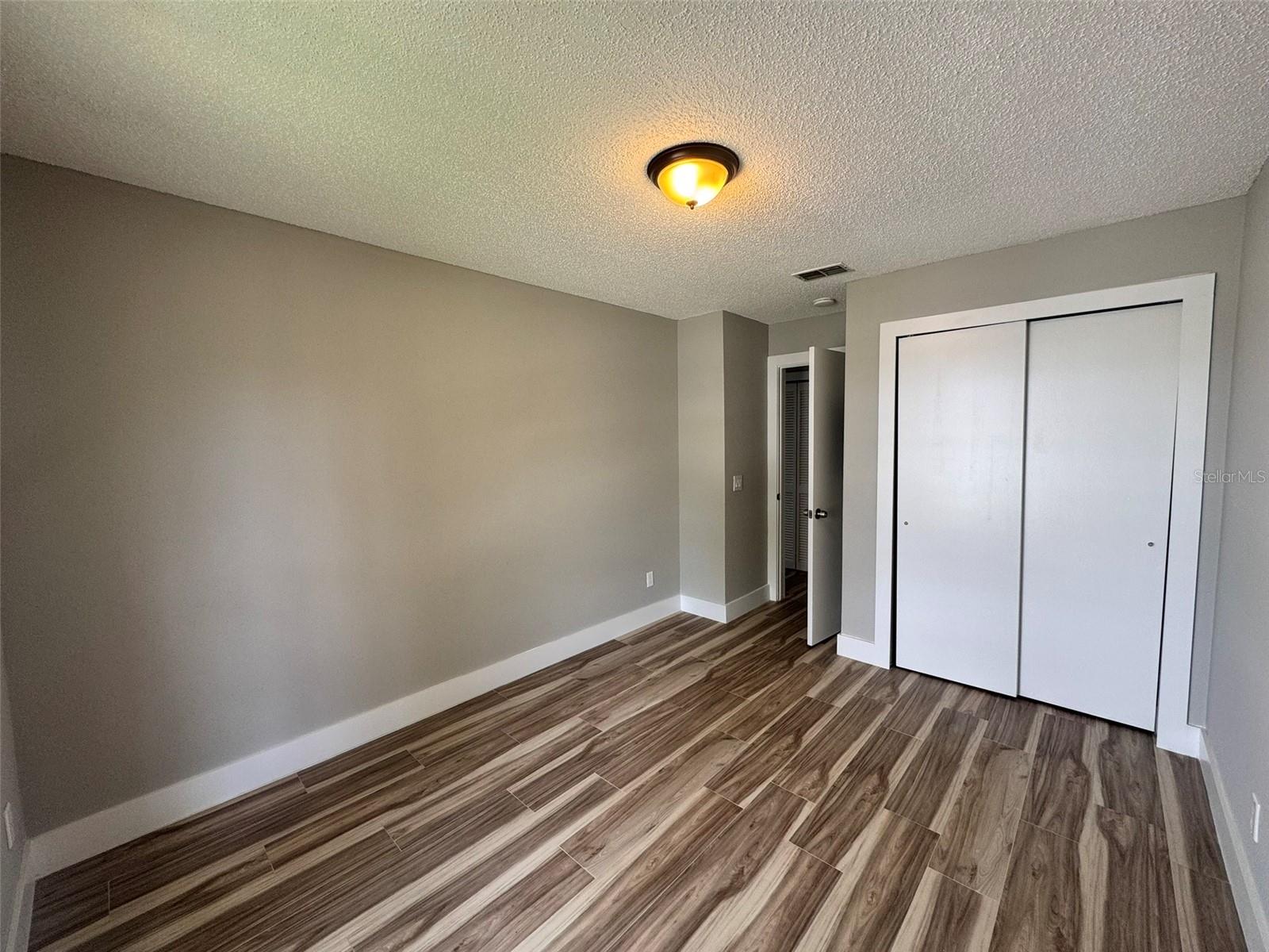 Image 14 of 24 For 13903 Timberland Drive 204