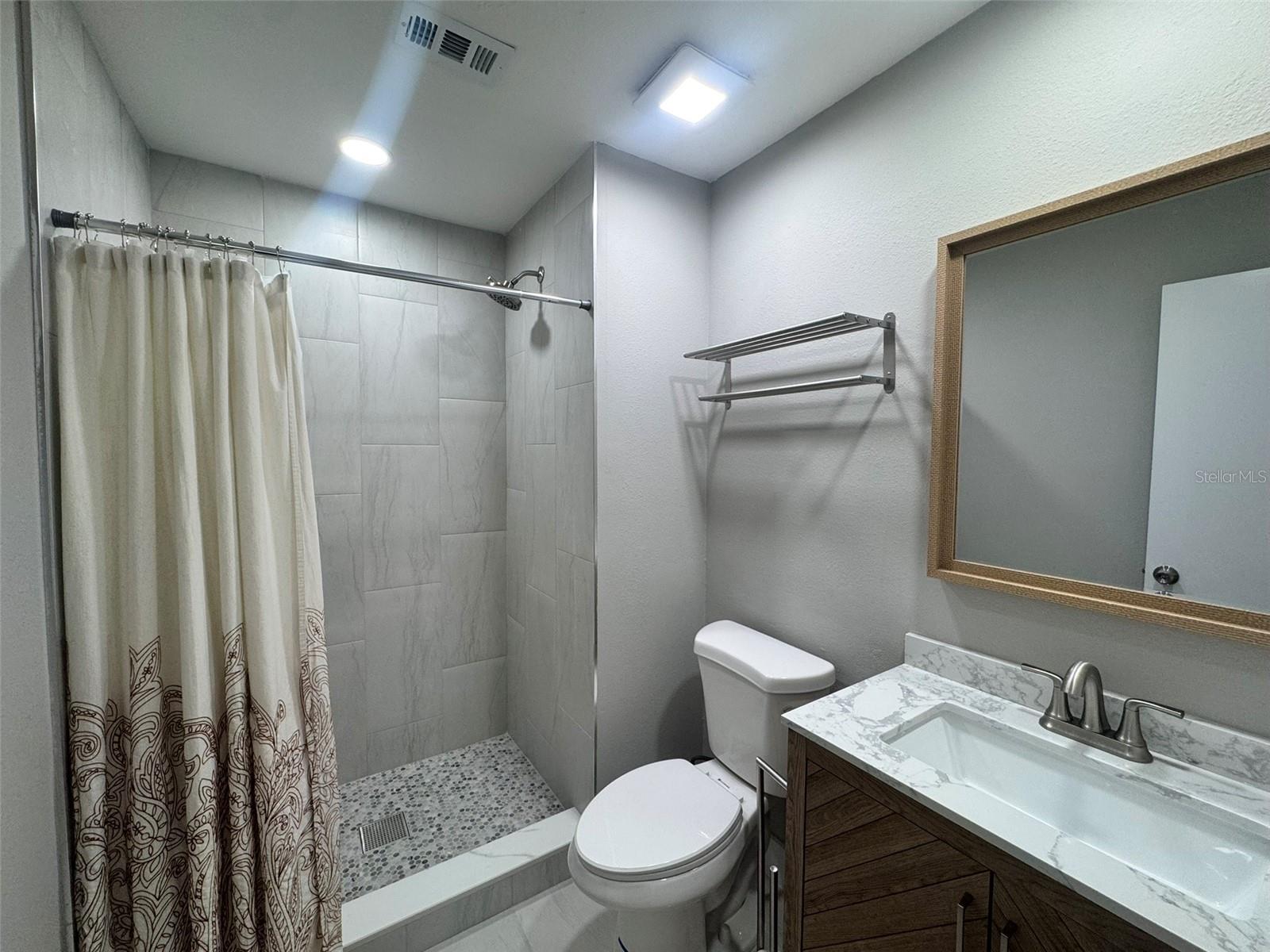 Image 18 of 24 For 13903 Timberland Drive 204