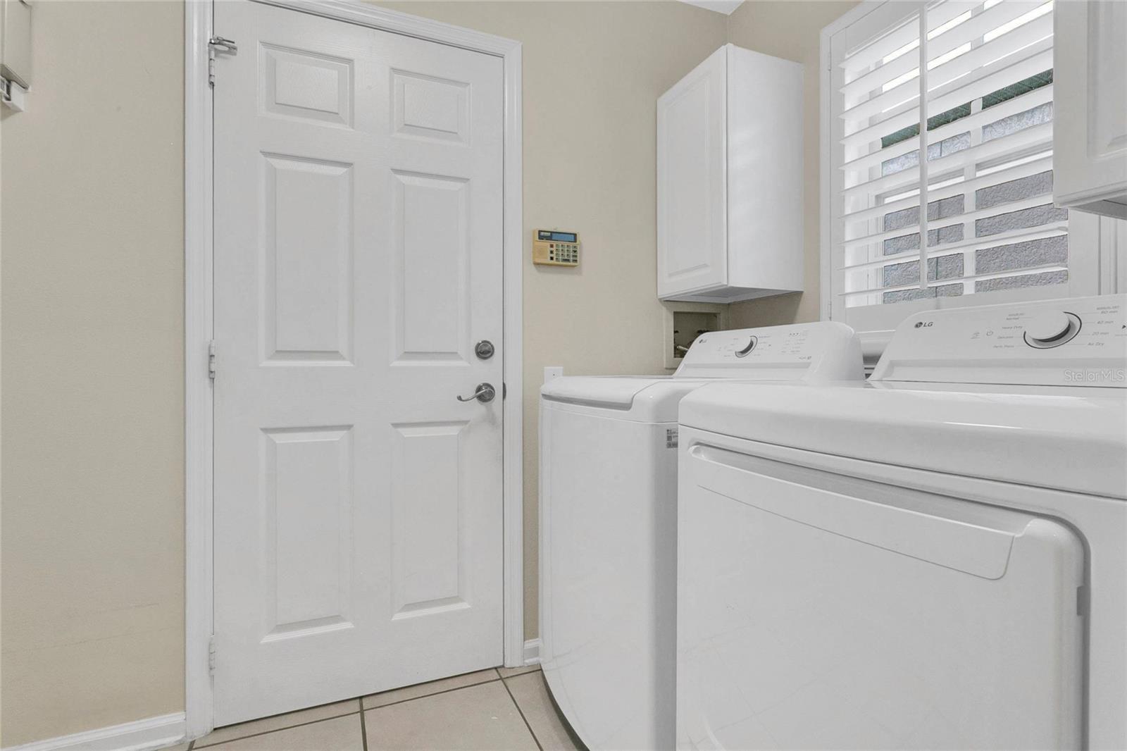 Image 22 of 37 For 3433 Clear Stream Drive