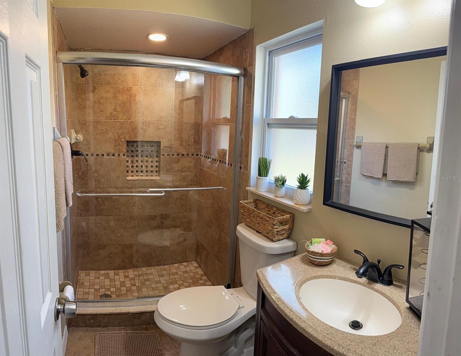 Image 17 of 28 For 5871 North Lane