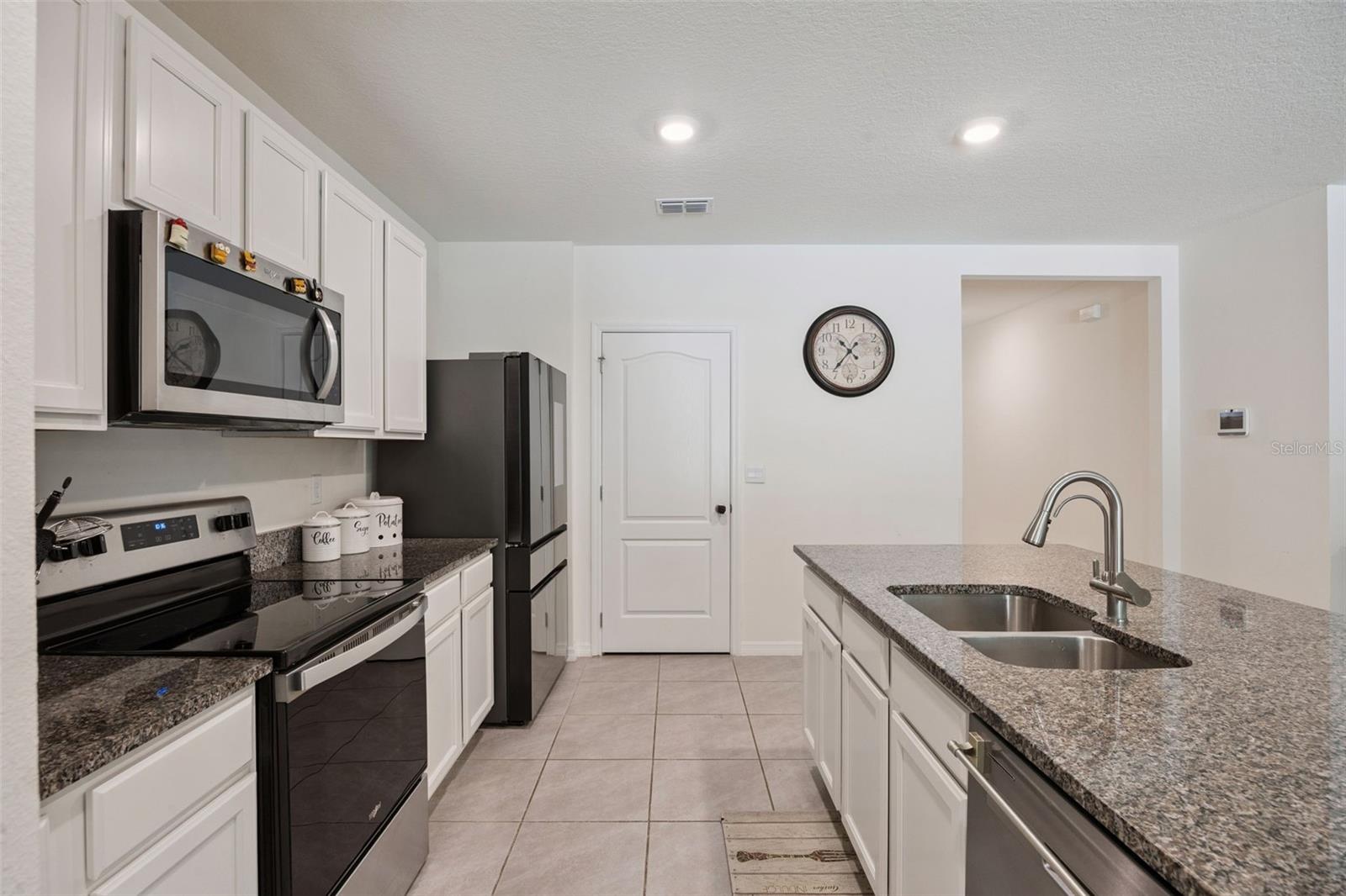 Image 17 of 50 For 1048 Brooklet Drive