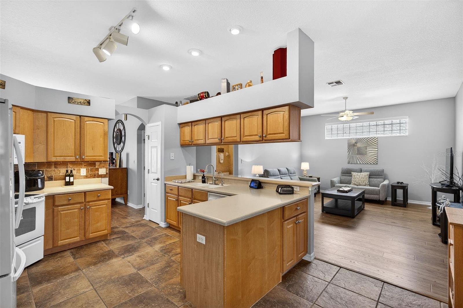 Image 10 of 50 For 5036 Sawgrass Lake Circle