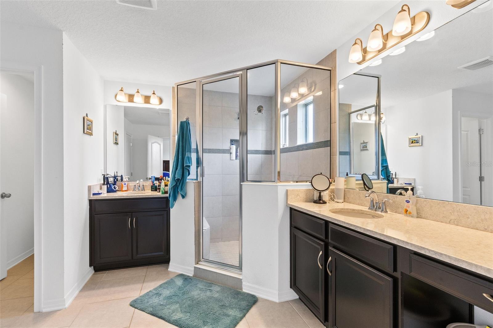 Image 16 of 28 For 1213 Fountain Coin Loop