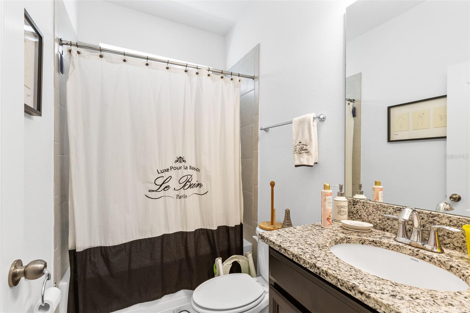 Image 21 of 28 For 1213 Fountain Coin Loop