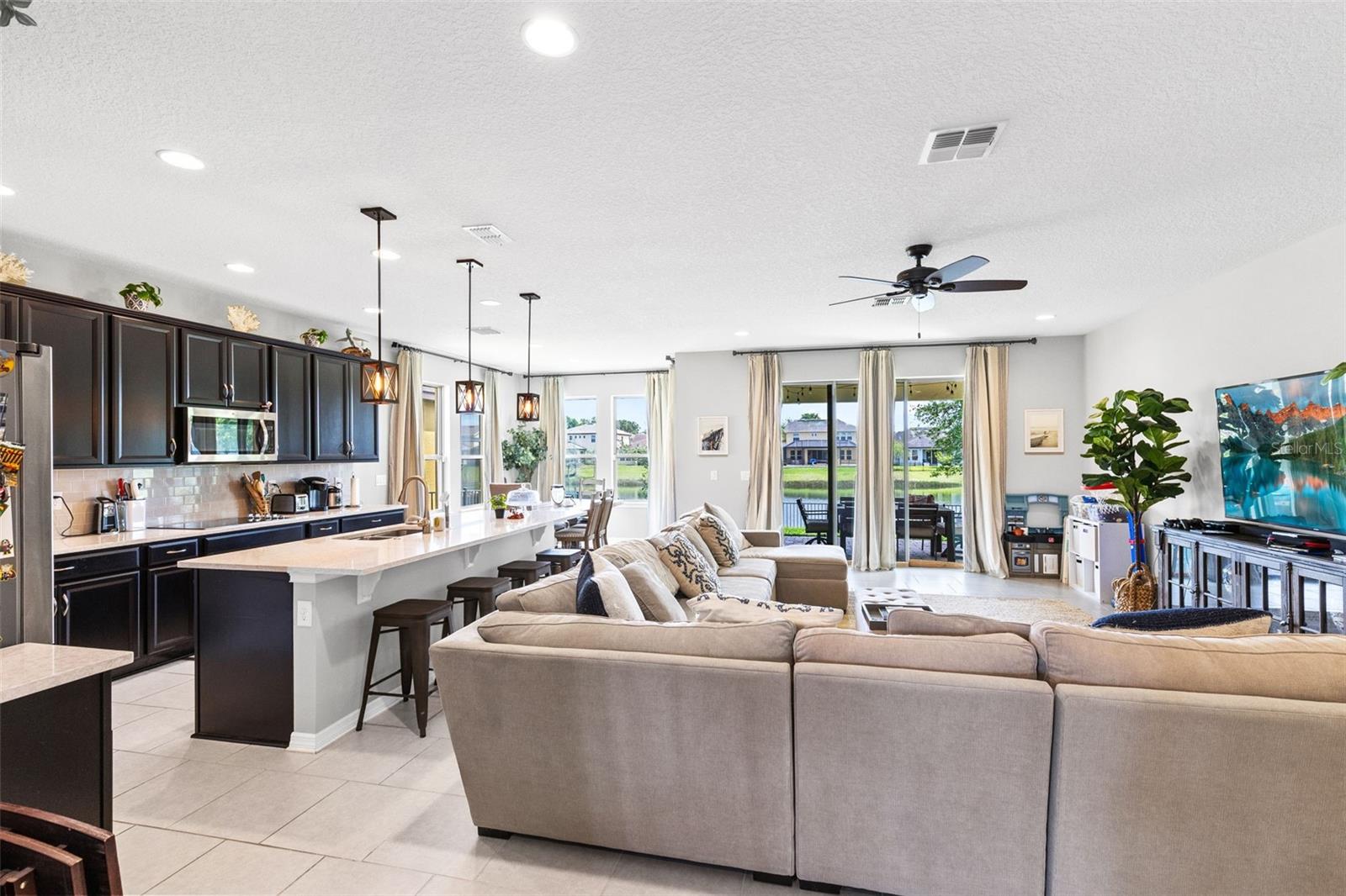 Image 6 of 28 For 1213 Fountain Coin Loop