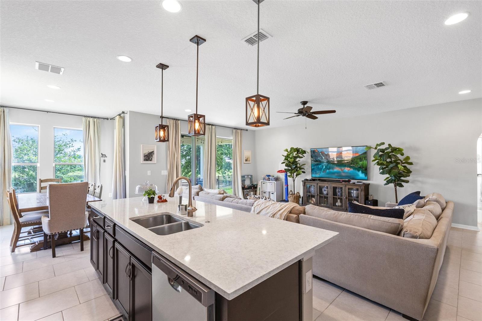 Image 8 of 28 For 1213 Fountain Coin Loop