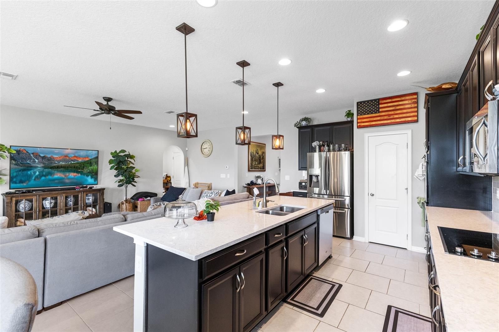 Image 9 of 28 For 1213 Fountain Coin Loop