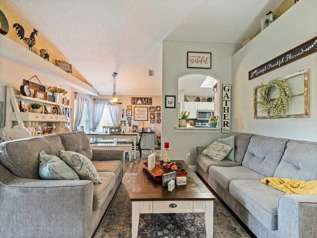 Image 5 of 30 For 14854 Huntley Drive