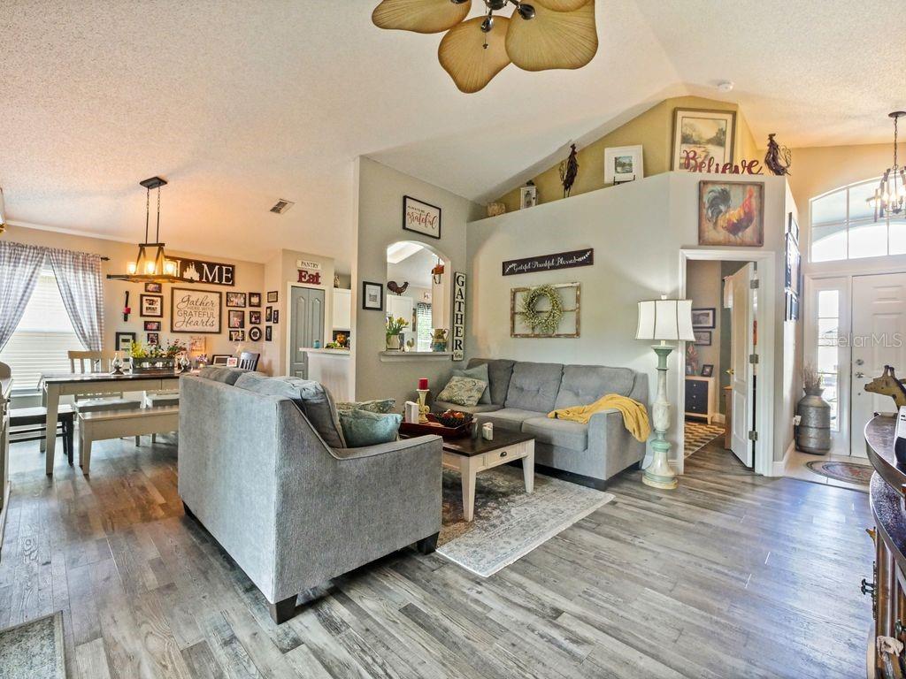 Image 6 of 30 For 14854 Huntley Drive