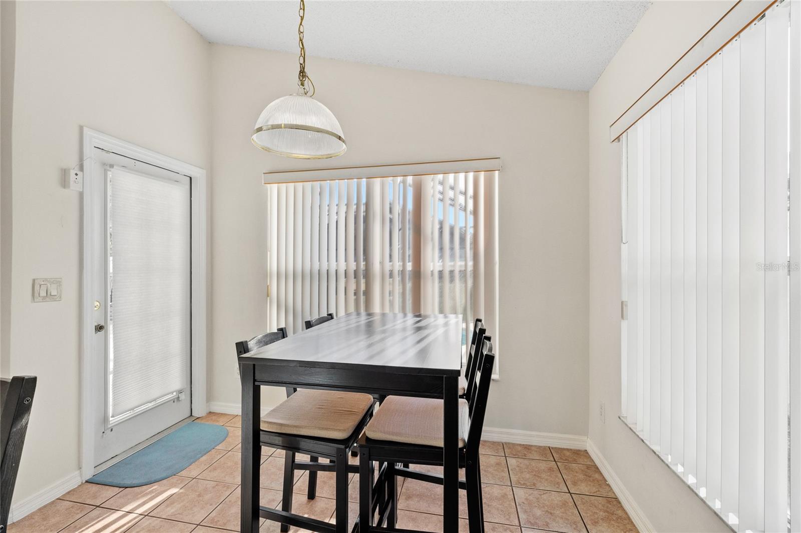 Image 11 of 51 For 165 Seneca Point Trail