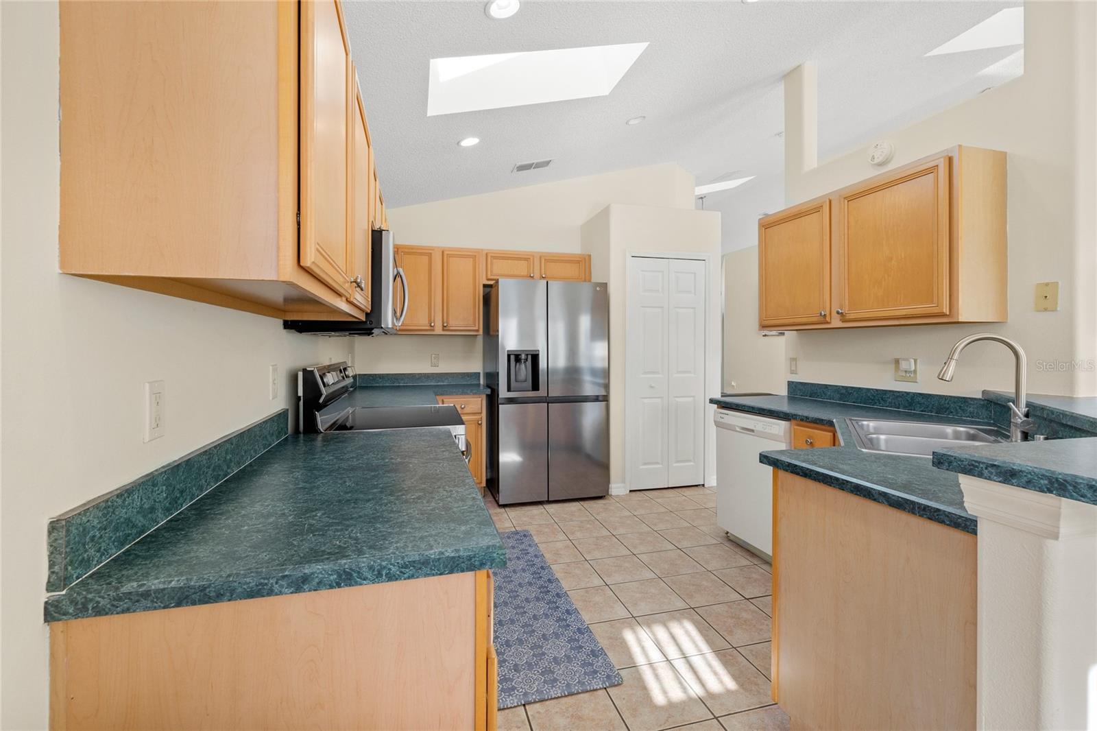 Image 14 of 51 For 165 Seneca Point Trail