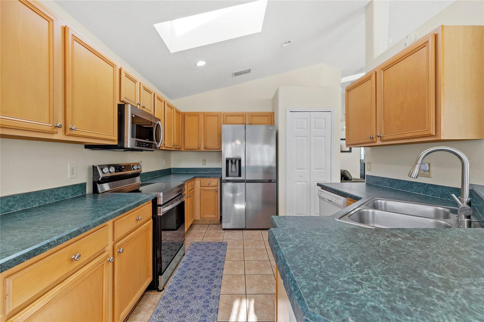 Image 15 of 51 For 165 Seneca Point Trail