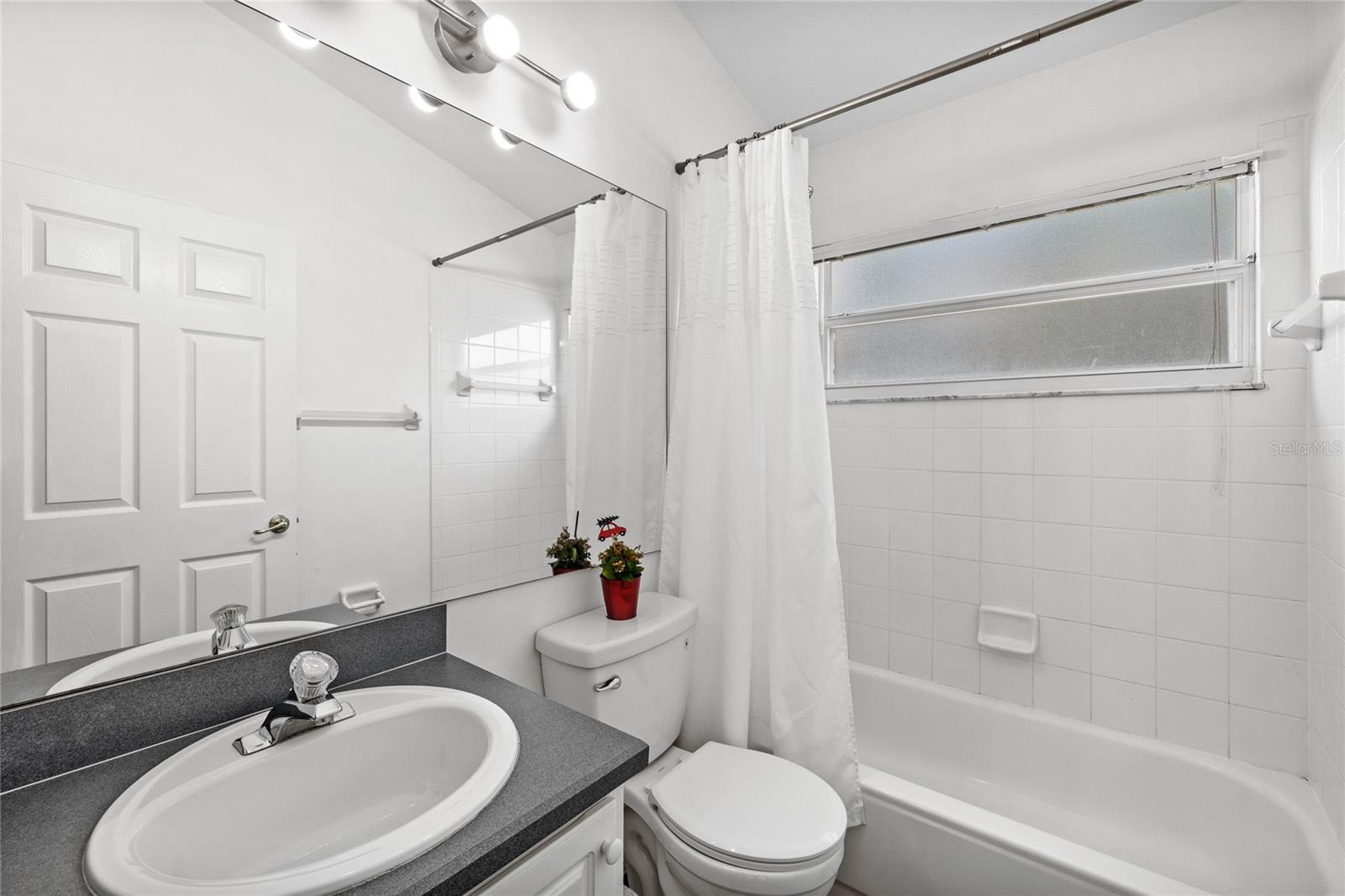 Image 24 of 51 For 165 Seneca Point Trail