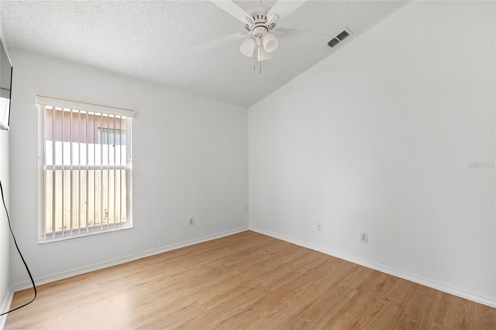 Image 25 of 51 For 165 Seneca Point Trail